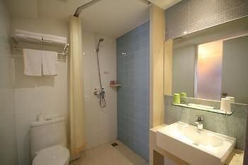 The Seven Hotel Yichang Exterior photo